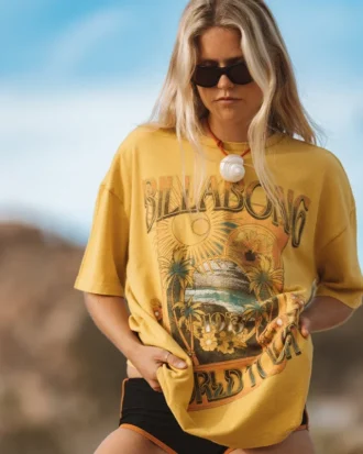 Between Night and Dawn kortærmet T-shirt