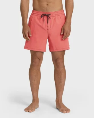 Kolleksjon: Layback-badeshorts i ensfarget design