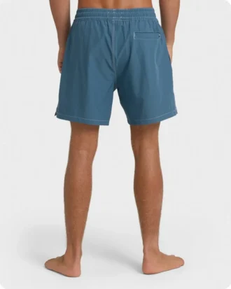 Kolleksjon: Layback-badeshorts i ensfarget design
